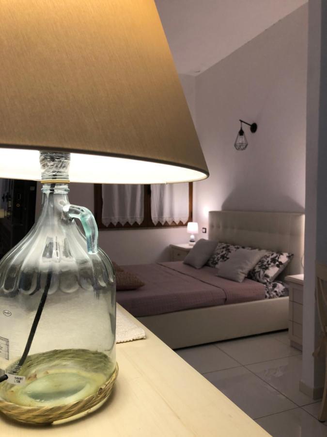 Elegante Monolocale Al Centro Del Paese Apartment Teulada Bagian luar foto